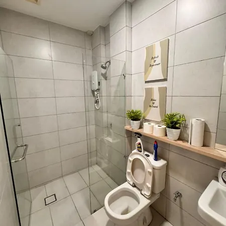 Riverine Kuching Luxury 4Pax With Balcony Facing Waterfront View Exterior photo