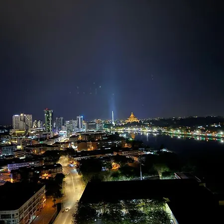 Riverine Kuching Luxury 4Pax With Balcony Facing Waterfront View Exterior photo