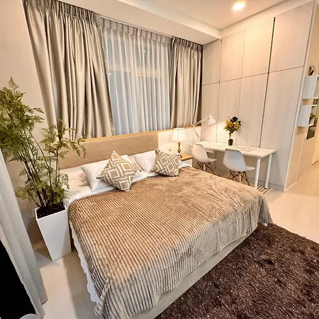 Riverine Kuching Luxury 4Pax With Balcony Facing Waterfront View Exterior photo