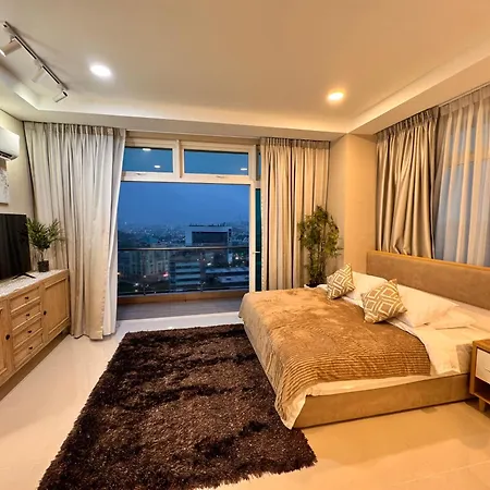 Riverine Kuching Luxury 4Pax With Balcony Facing Waterfront View Exterior photo