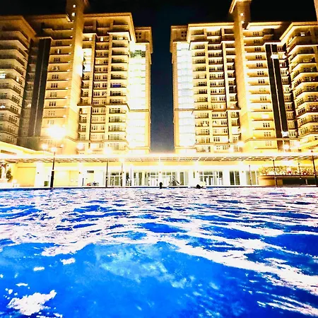 Riverine Kuching Luxury 4Pax With Balcony Facing Waterfront View Exterior photo