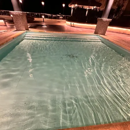 Riverine Kuching Luxury 4Pax With Balcony Facing Waterfront View Exterior photo