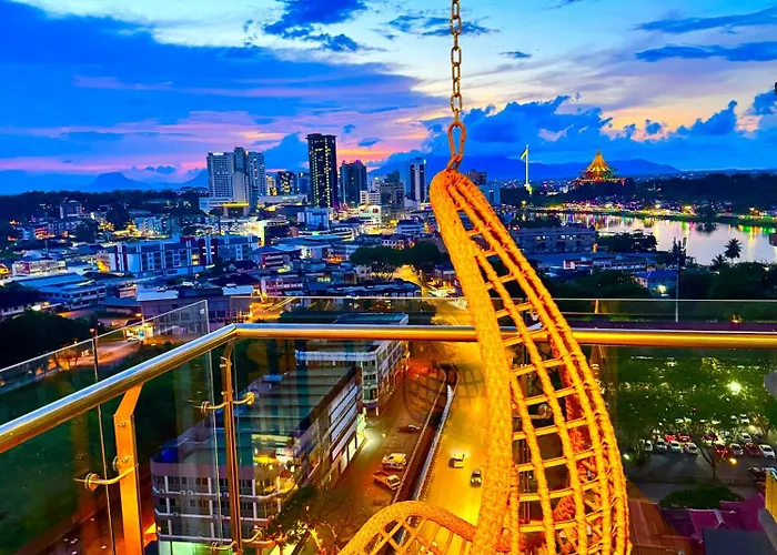 Riverine Kuching Luxury 4Pax With Balcony Facing Waterfront View