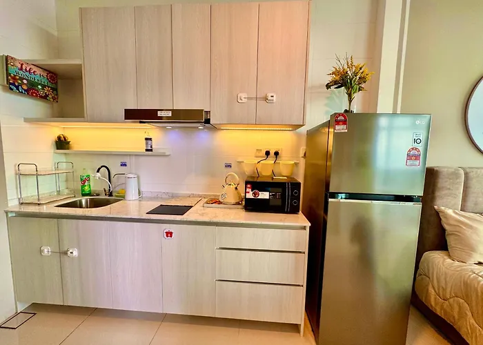 Riverine Kuching Luxury 4Pax With Balcony Facing Waterfront View
