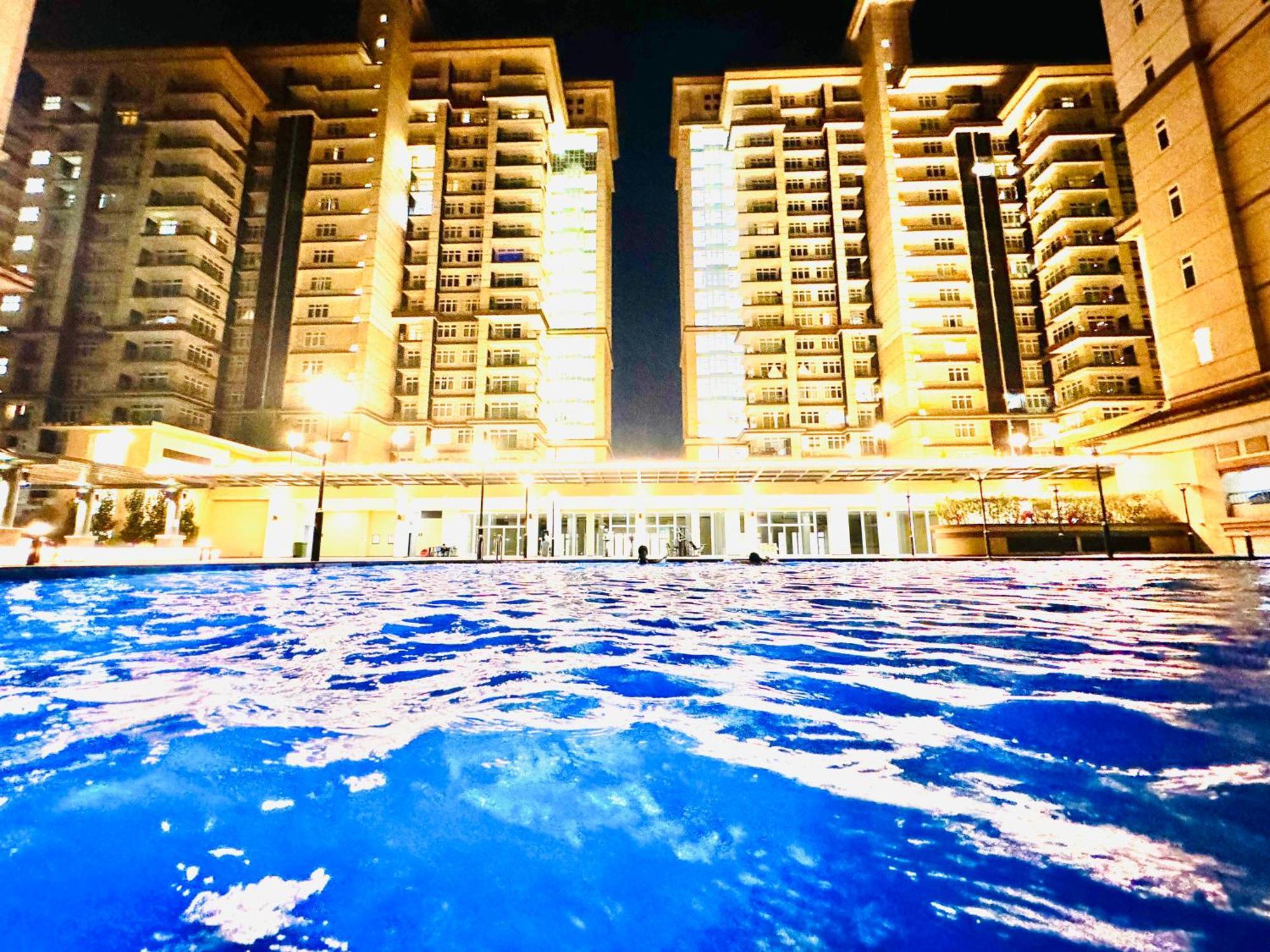 Apartment Riverine Luxury 4pax With Balcony Facing Waterfront View